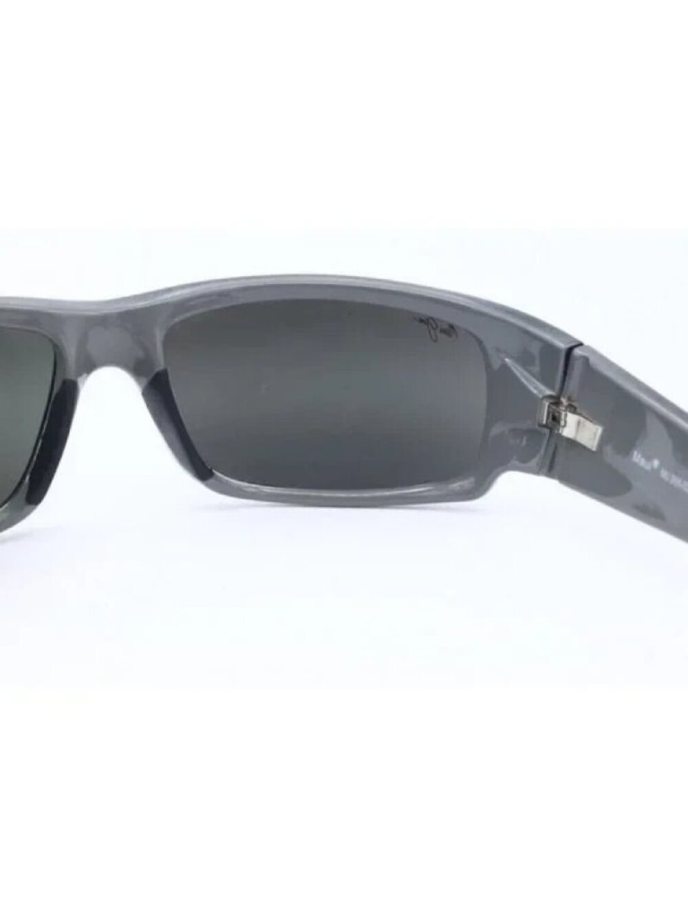 Maui Jim World Cup MJ 266-03F Black Polarized Sunglasses Gray -CRACKED LENS - Picture 5 of 5